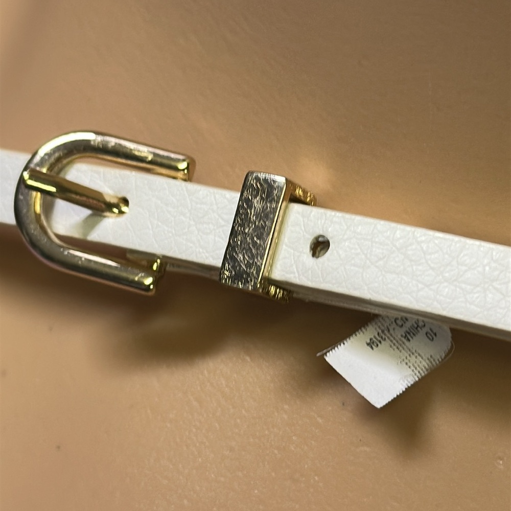 White With Gold Buckle Faux Leather Slim Thin Belt Womens Size 10